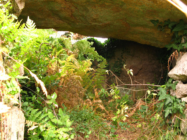 Dolmen de Kergazec/Tennad Er Menguen